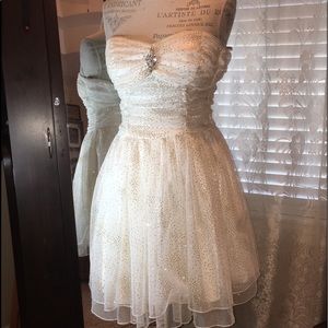 PROM SPEECHLESS 11 Jr. Satin& Tulle Dress 🍒Boned Bustier White & Gold Stunning